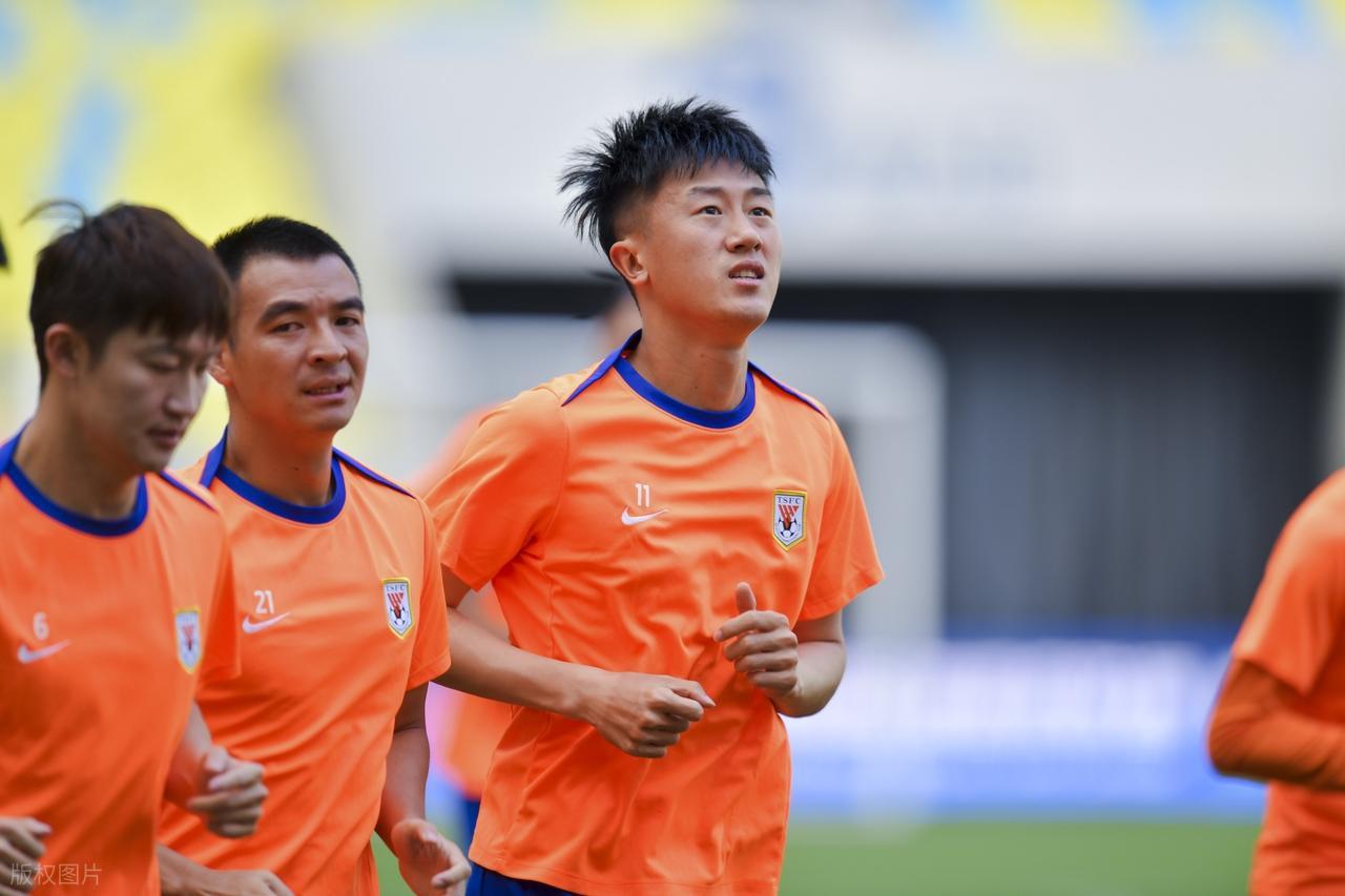 欧冠官方直播平台-大变动！山东泰山接连清洗4大功勋老将，唯有一人不敢放他离队